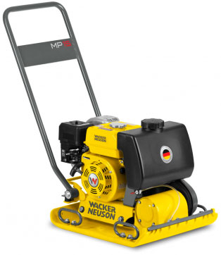 Виброплита Wacker Neuson MP-15 в прокат в Тамбове. У нас лучшая цена за сутки! Возможность взять в аренду с выгодной скидкой до 40% при экспресс доставке 24/7. И помните, ночью стоимость еще дешевле на 30%! #арендапрокат #виброплита #выгодно
