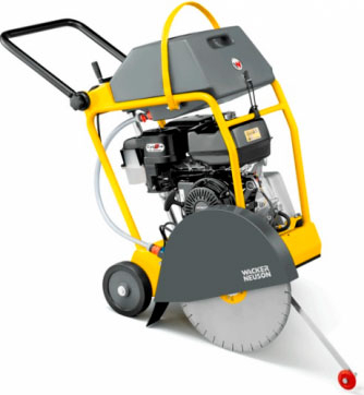 Резчик швов Wacker Neuson MFS-1350CE в прокат в Тамбове. У нас лучшая цена за сутки! Возможность взять в аренду с выгодной скидкой до 40% при экспресс доставке 24/7. И помните, ночью стоимость еще дешевле на 30%! #арендапрокат #виброплита #выгодно